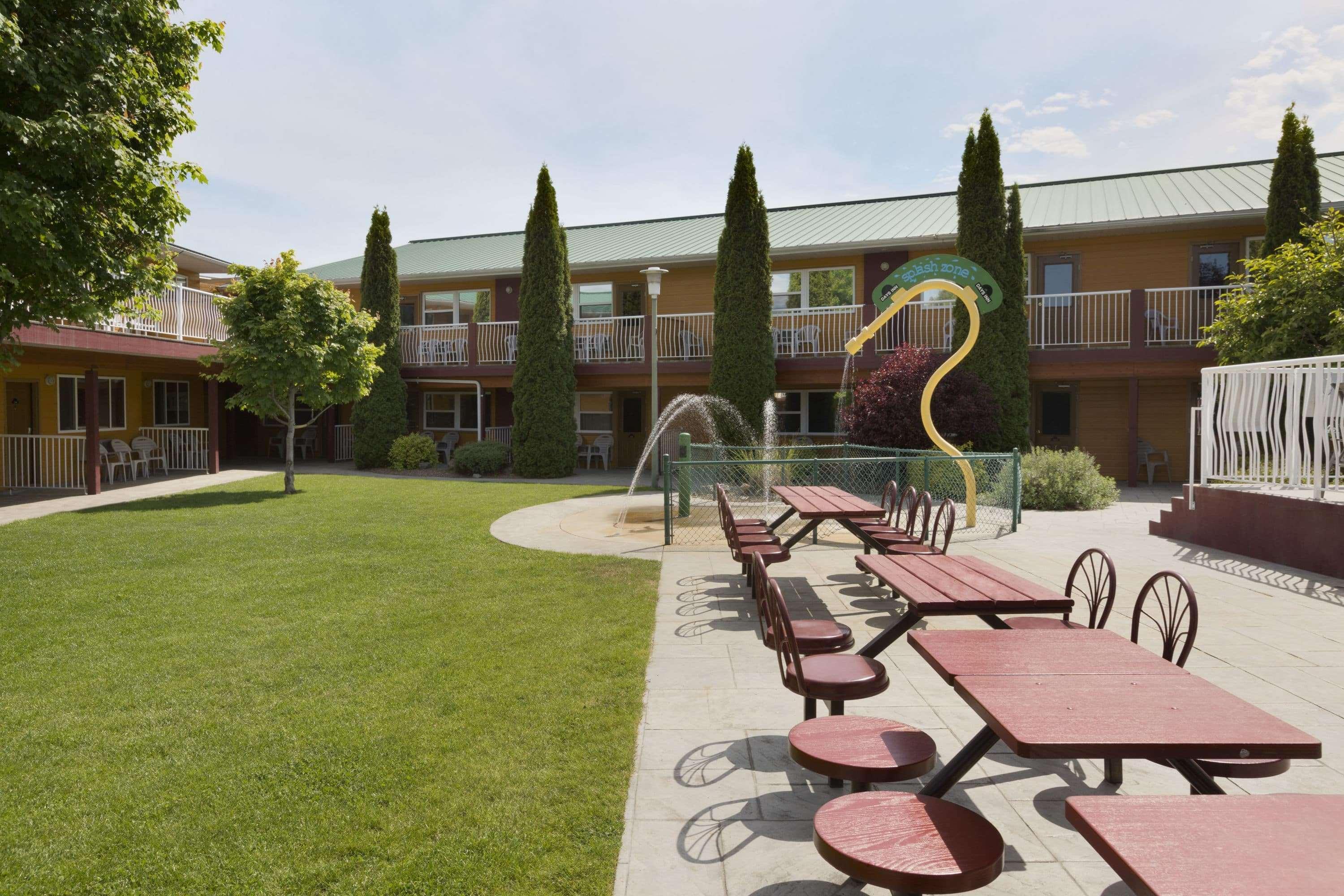 Days Inn By Wyndham Penticton Conference Centre Dış mekan fotoğraf